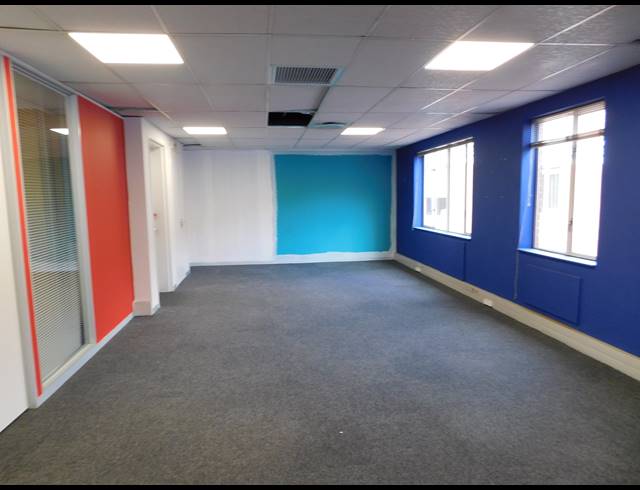 303M² OFFICE TO LET IN FERNDALE